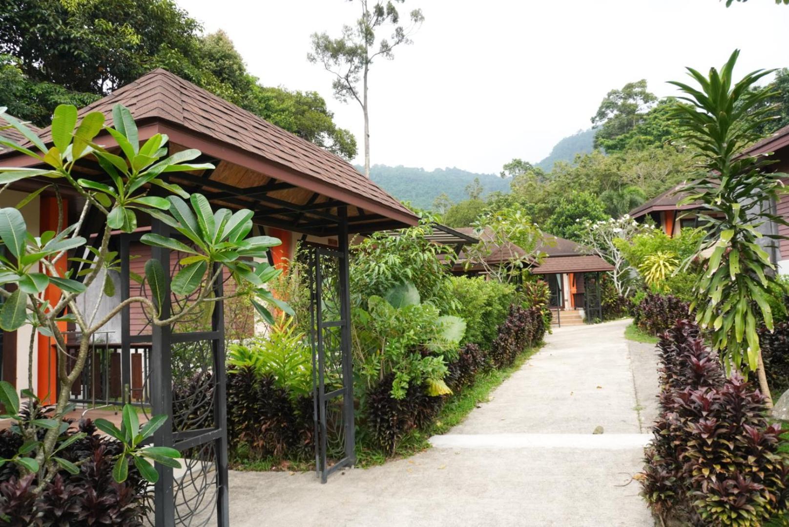 Cascade Tara Hotel Na Mueang Ngoại thất bức ảnh